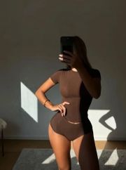 Аделина одна фото 2